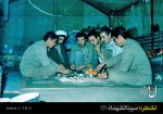 از راست : مهدی صبوری زاده مسئول تبلیغات گردان؛ برادر صاحب مخابرات گردان؛ حسین ظهیری مسئول کارگزینی گردان؛ برادر بابایی مسئول تعاون گردان؛ حاج آقا هاشمی روحانی گردان؛ ناشناس