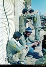 لشکر ۱۰ سیدالشهدا (ع) / نشسته از چپ(ناشناس-شهید شاه حسینی) ایستاده از راست(شهید جعفر جنگروی قائم مقام لشکر10سیدالشهدا(ع)-برادر سعیدی)